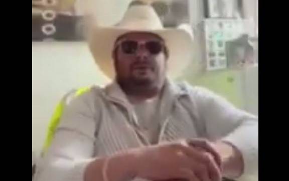 ASSISTA: “Princesa” em polêmico concurso de beleza realizado em RO divulga vídeo que mostra radialista ameaçando “cortá-la no chicote”