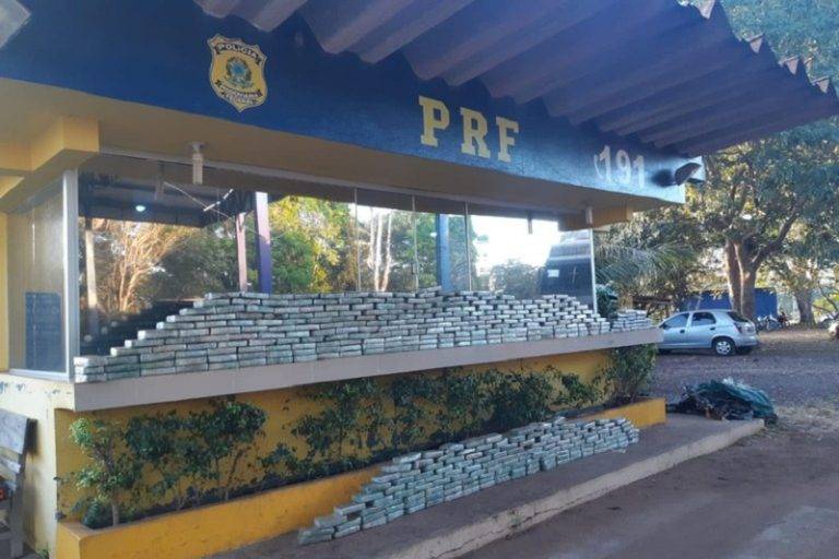 Mais de 400 kg de cocaína que haviam sido comprados em Rondônia e seguiam para São Paulo são apreendidos pela PRF em MT