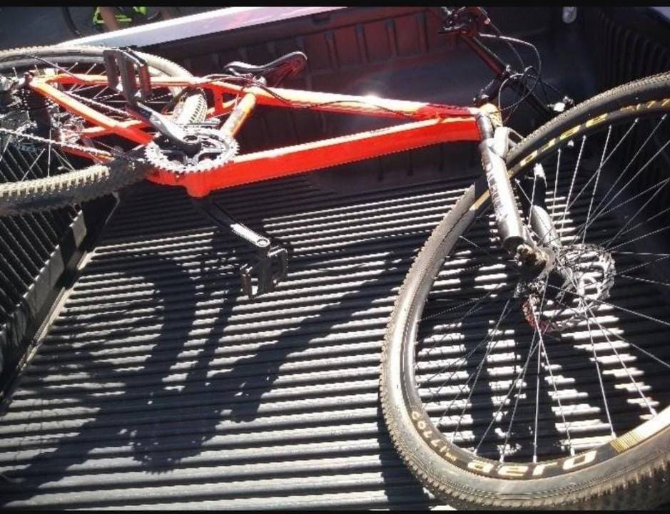 Polícia prende rapaz que havia furtado bicicleta em frente igreja e estava fugindo com veículo ainda “cadeado”
