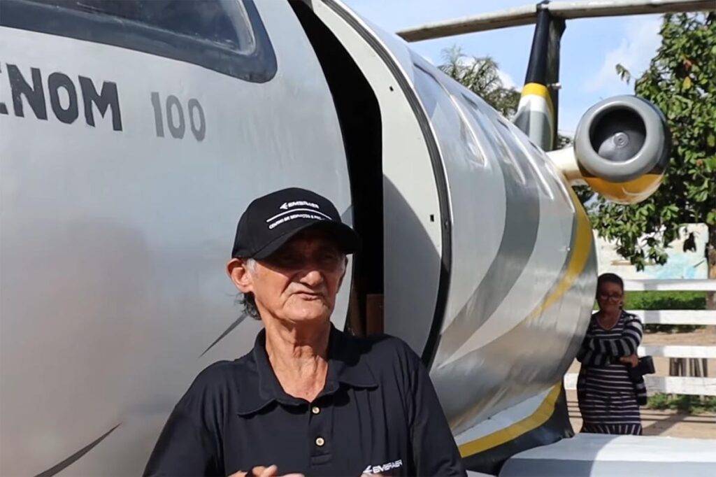ASSISTA VÍDEO: idoso de Rondônia que construiu seu próprio avião recebe convite para conhecer a fábrica da Embraer
