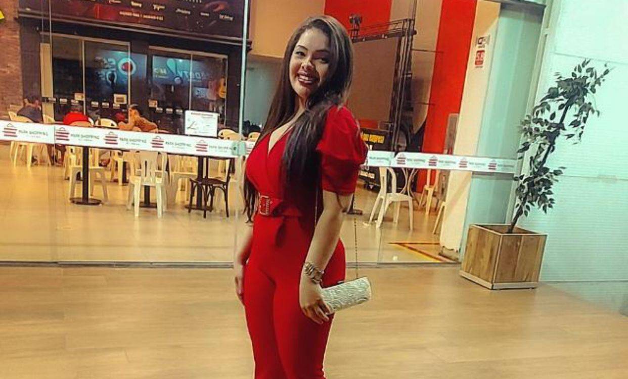 Indo para seu primeiro dia de trabalho, filha de ex-vereadora tem moto atingida por carro e está na UTI, em Vilhena