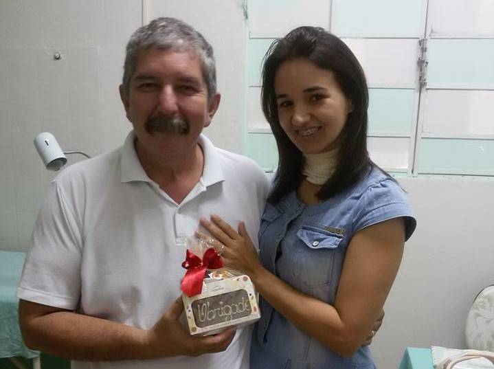 No Facebook, secretária lembra o dia em que foi salva da morte por enfermeiro após ser atingida por linha com cerol