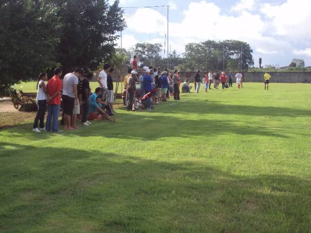 Vec apresenta novas camisas para a torcida com patrocinadores inéditos