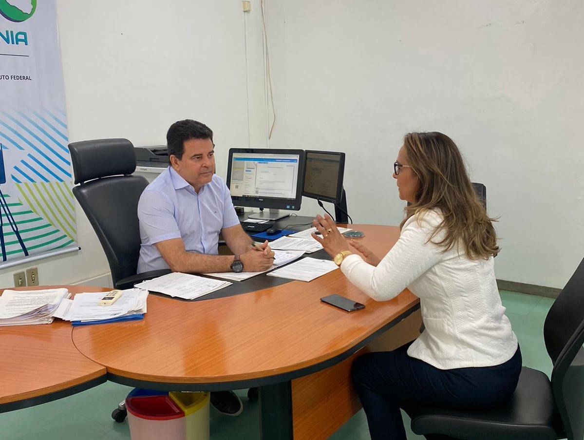 Em reunião no Incra, Rosangela Donadon cobra celeridade na regularização fundiária da Cooperfrutos, em Vilhena
