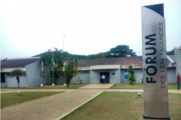 Rapaz de 21 anos que sobreviveu a chacina e matou padrasto alegando que agiu para proteger irmãos é condenado em Vilhena