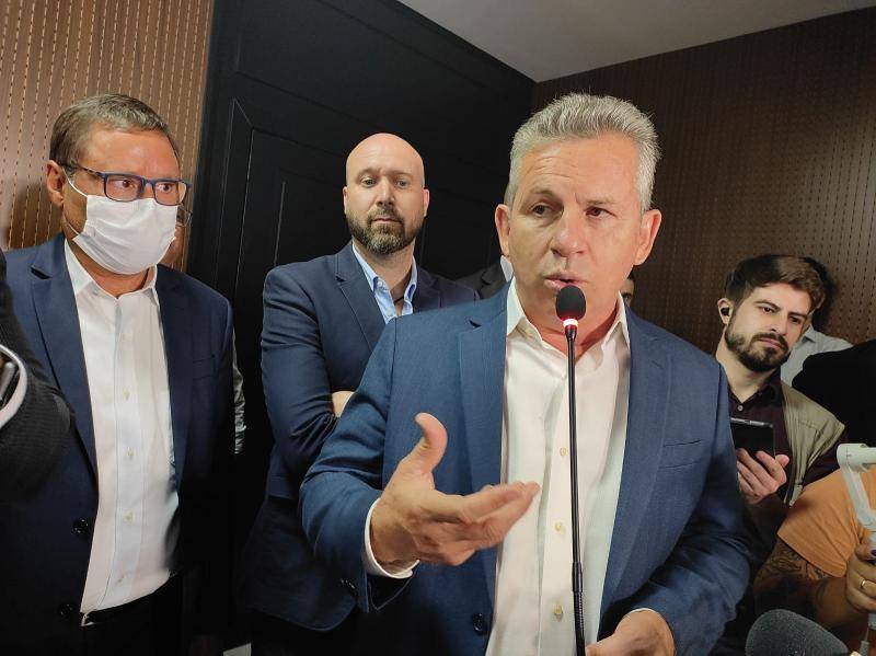 Governador de Estado vizinho critica não-vacinados que ocupam 91% das UTIs: “uma hora dá merda”