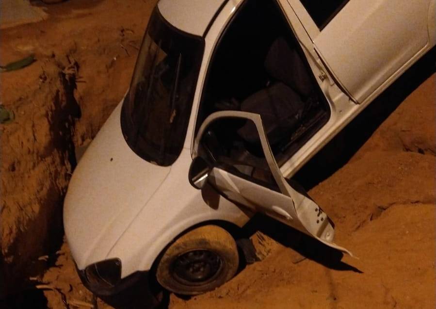 ASSISTA VÍDEO: após carro despencar dentro de valeta, pintor irá à justiça contra autarquia responsável por obra, em Vilhena