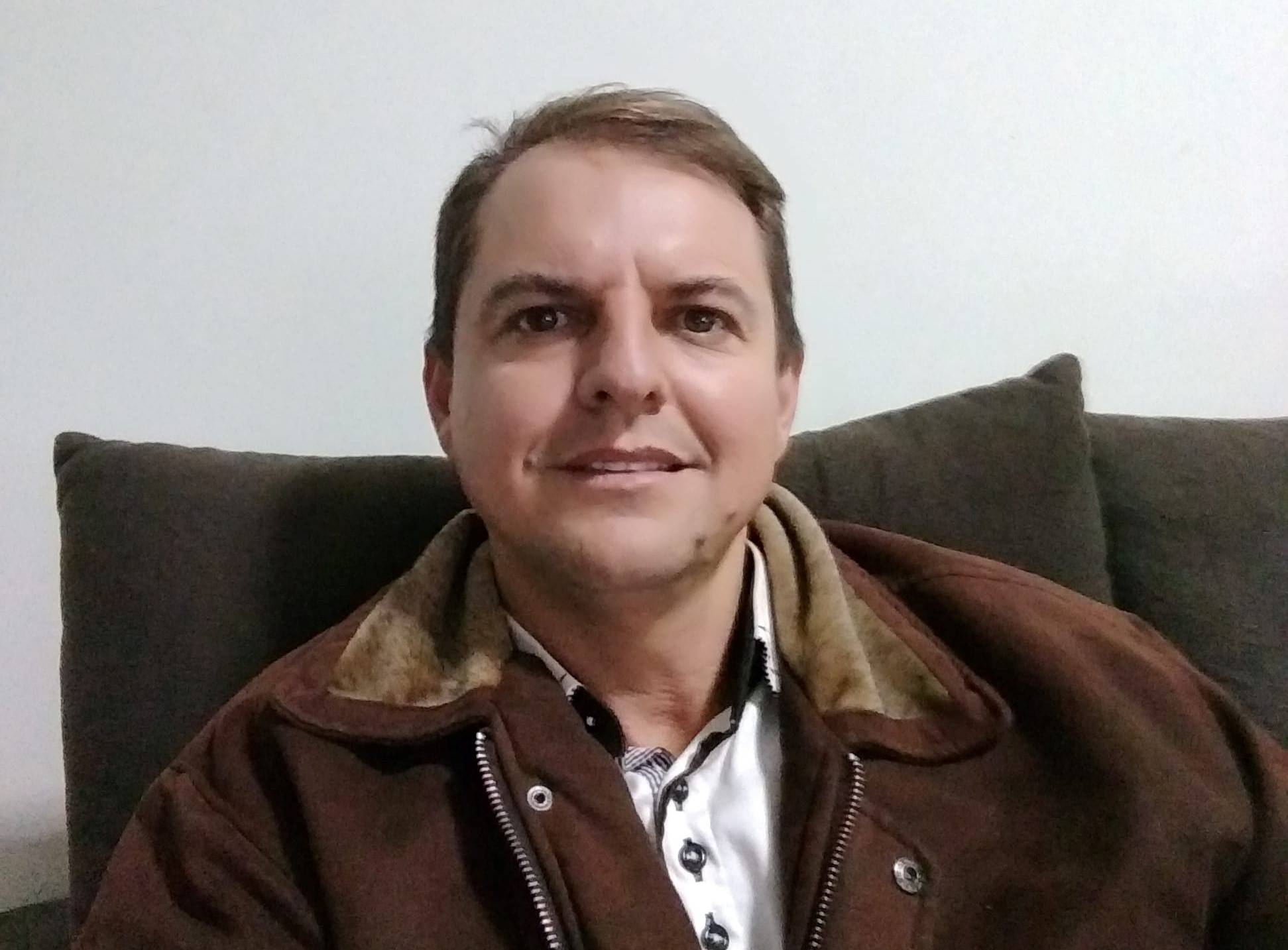 Montando secretariado após exonerações em massa, prefeito interino de Vilhena anuncia corretor de imóveis no Saae e militar na Fazenda