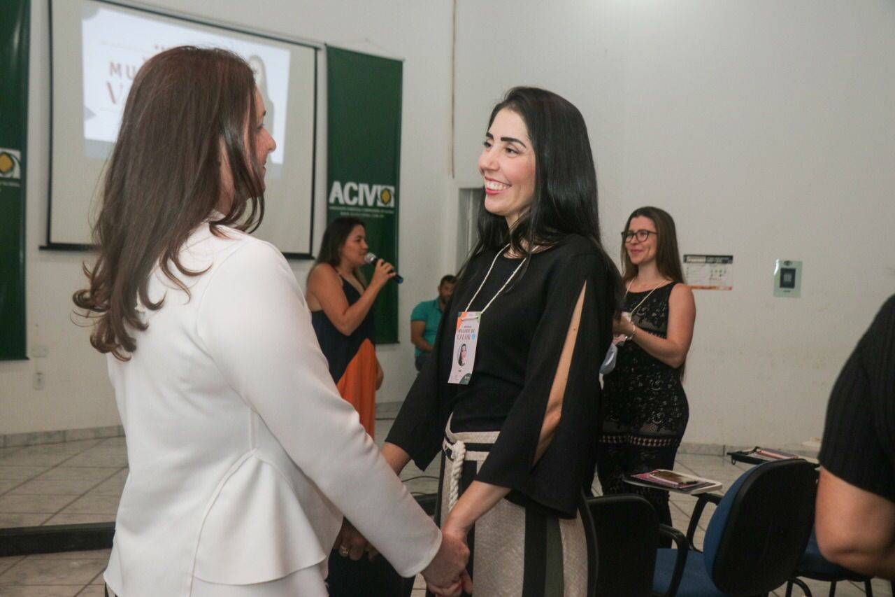 Evento reuniu 60 mulheres que aprenderam a gerar renda, gastar com sabedoria e investir com segurança, em Vilhena