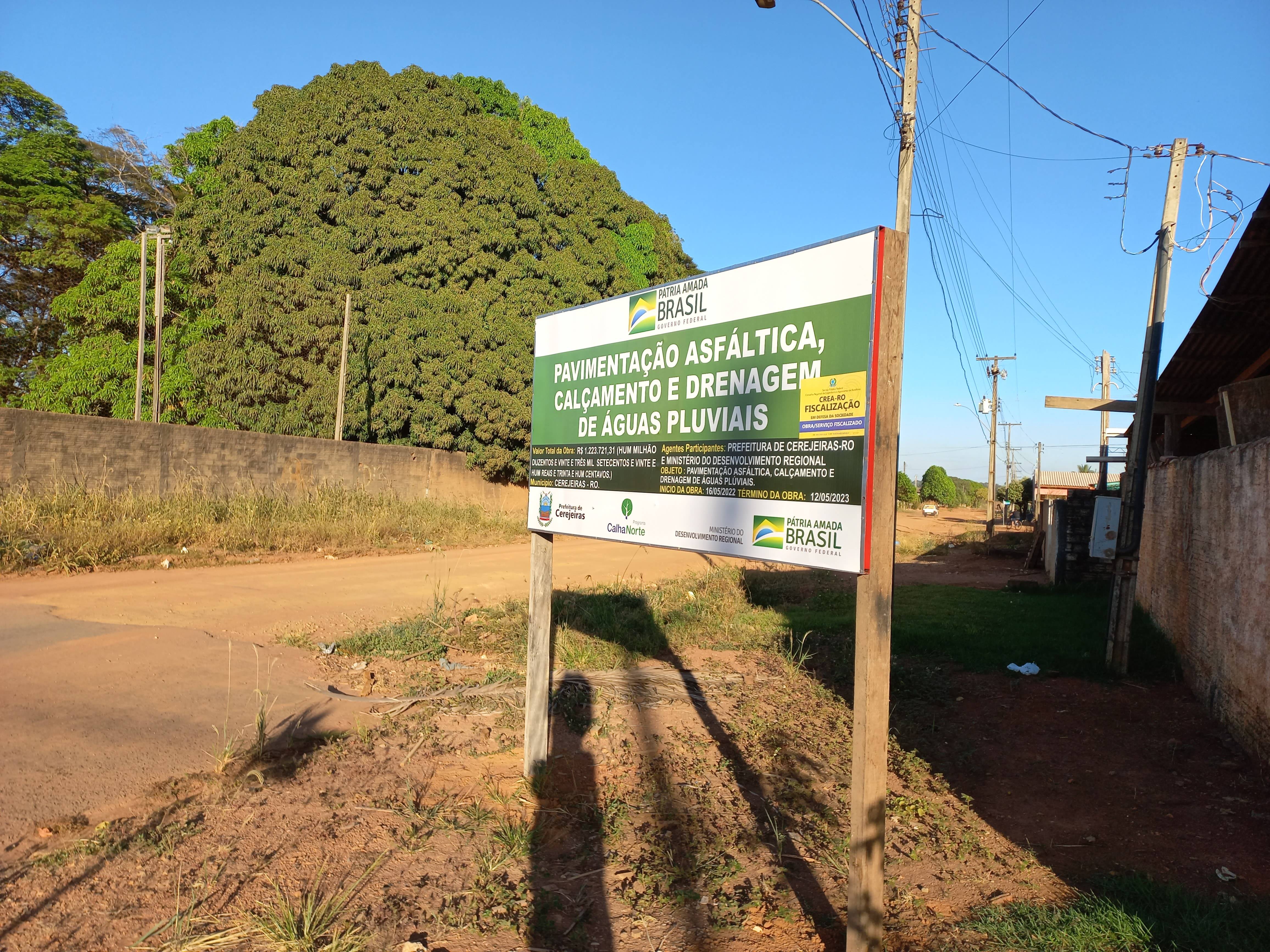 Construtora de Manaus abandona obras públicas em Cerejeiras, inclusive asfalto que nem chegou a iniciar
