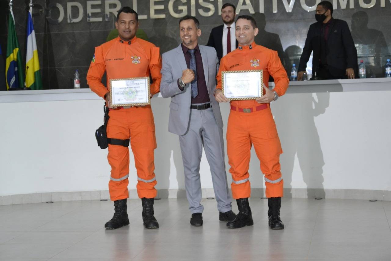 Bombeiros que realizaram um parto em casa são homenageados com Moção de Aplausos pela Câmara de Vereadores de Vilhena