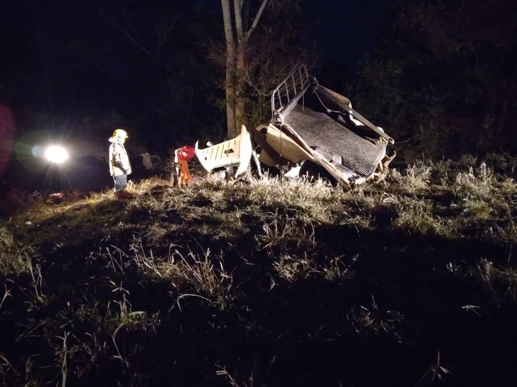 VÍDEO: Capotamento na BR-435 próximo a Colorado do Oeste deixa um adolescente morto e neto de vereadora em estado grave
