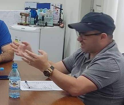 Prefeito interino passa mal, recebe soro no gabinete da Prefeitura e é atendido por médico