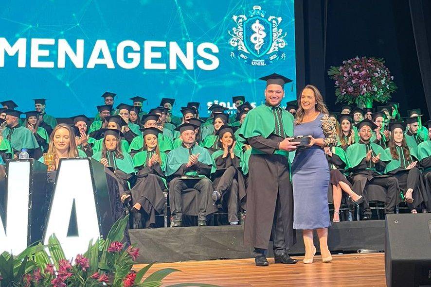 Deputada Rosangela Donadon parabeniza formandos do curso de medicina em Rondônia