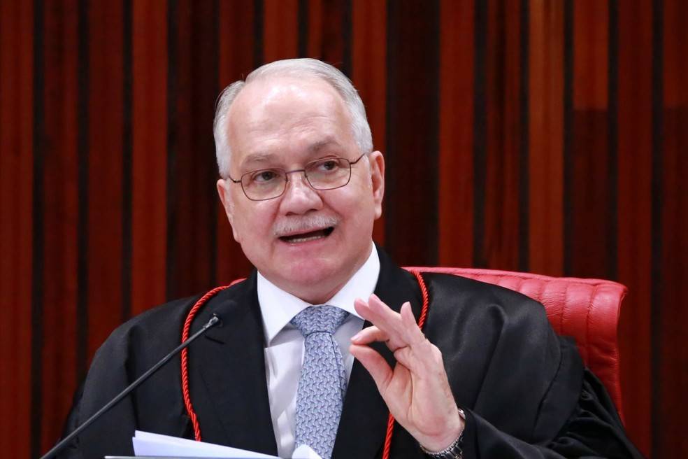 LEIA DECISÃO: presidente do TSE concede liminar e decisão sobre eventual retorno de prefeito cassado ao cargo fica “empacada”