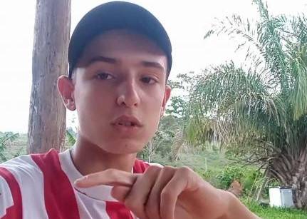 Na área rural de cidade de MT, adolescente de 17 anos morre após atingir o próprio pescoço com tiro acidental