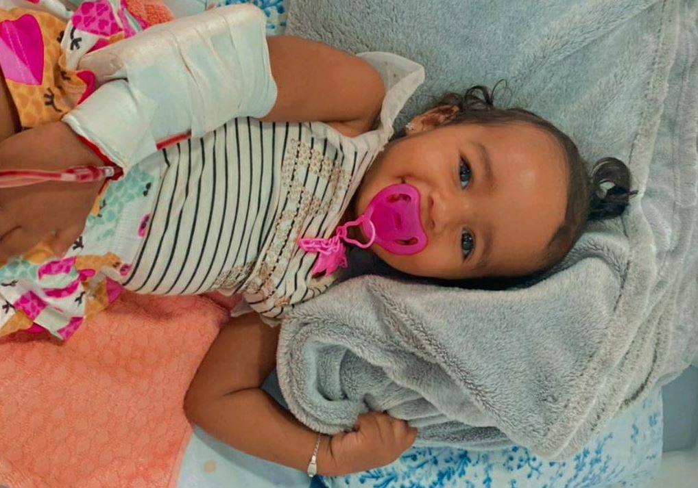 Garotinha de 1 ano e 2 meses sofre reações após ser medicada e morre em hospital de Cerejeiras; tia comenta o caso