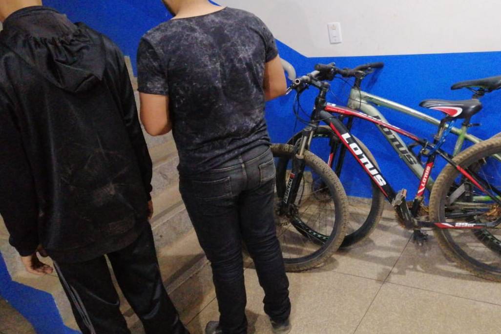 Adolescentes são conduzidos à delegacia por suspeita de receptação de objetos roubados em Vilhena