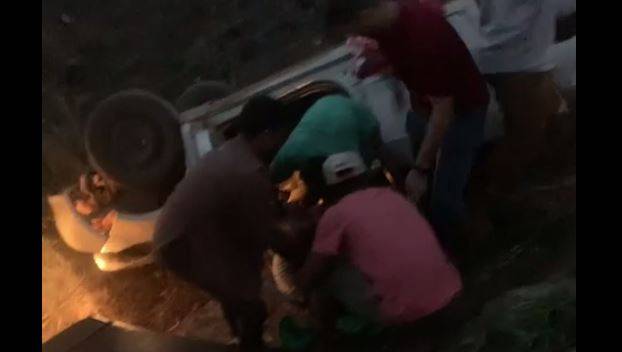 ASSISTA: vídeo mostra resgate de casal de Vilhena que sobreviveu a impressionante capotamento em Chupinguaia