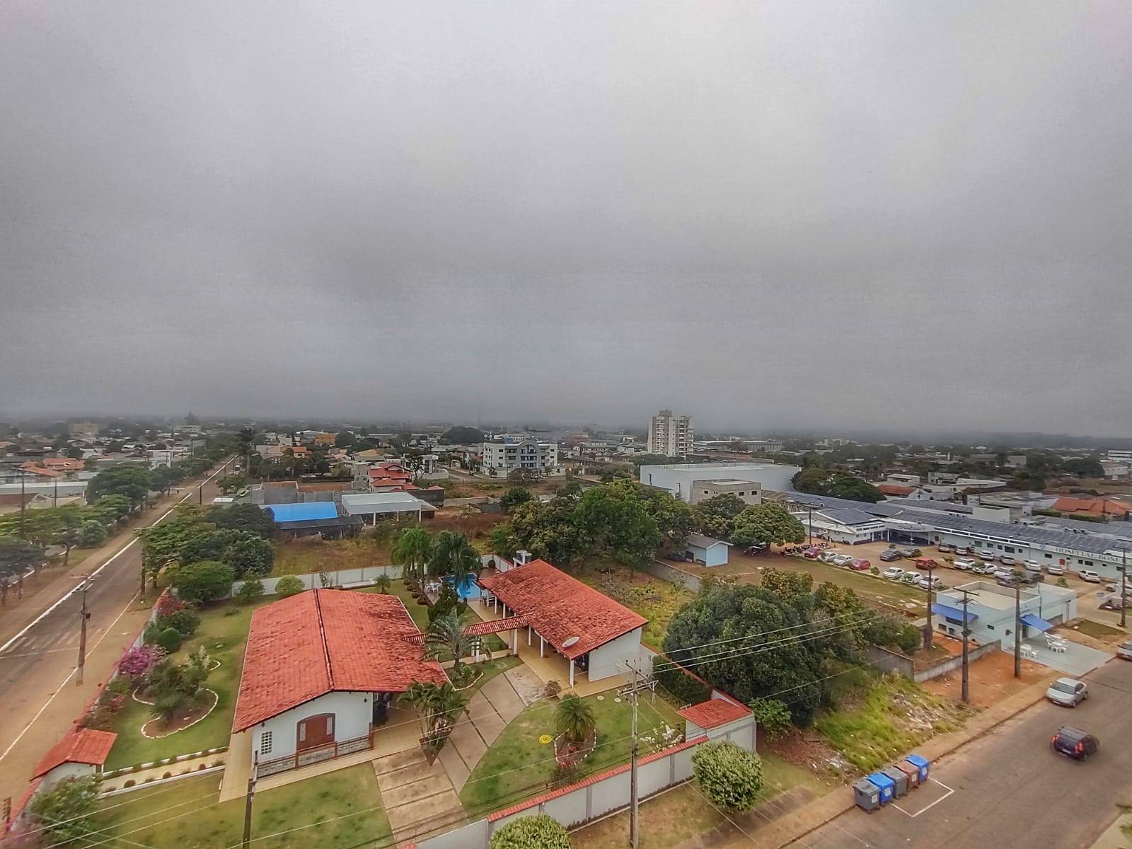 Frente fria chega com força e temperatura despenca em Vilhena; cidade vai registrar 10 graus esta semana