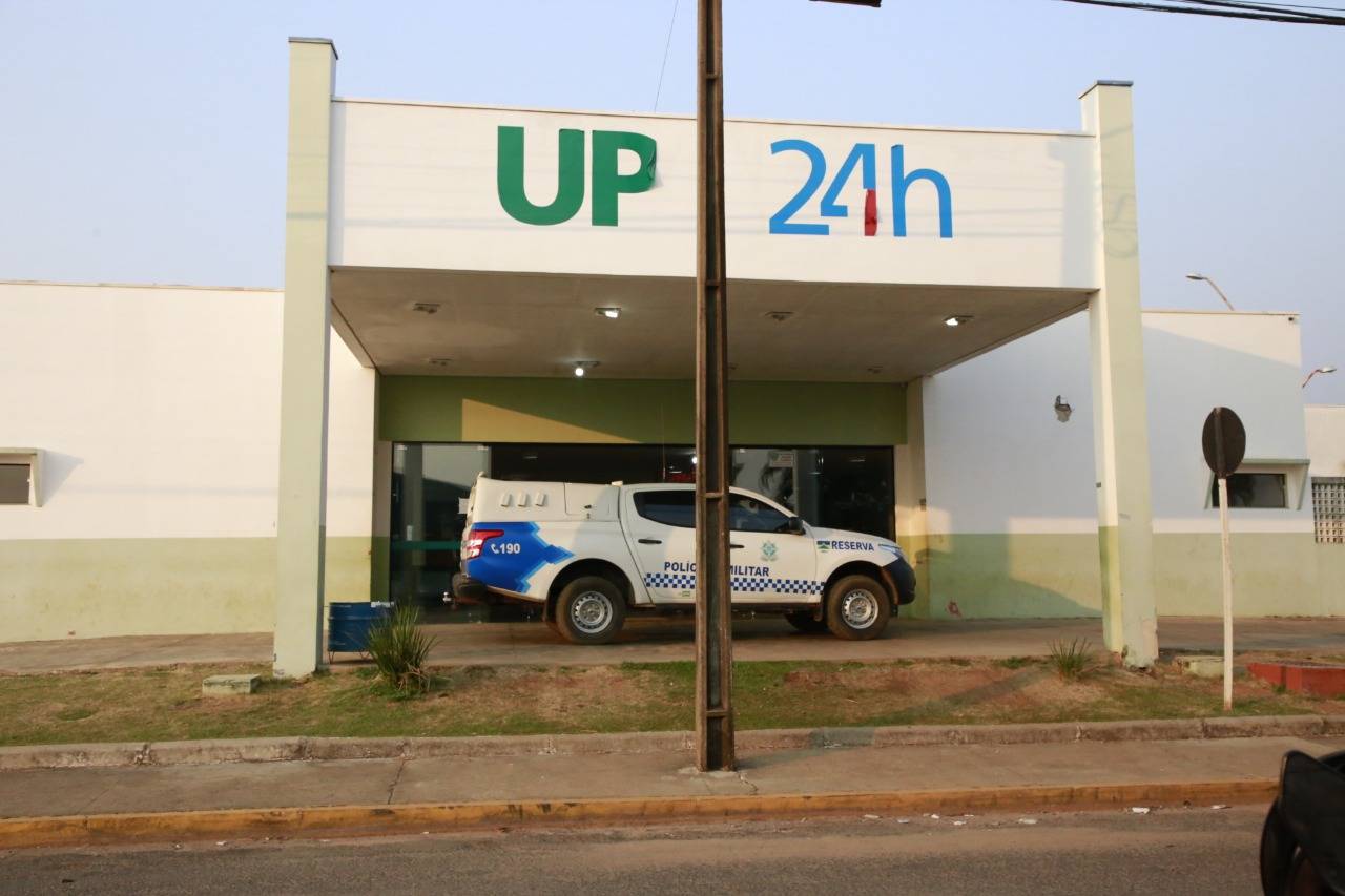 Prefeito interino aciona a polícia ao chegar na UPA e saber que médicos haviam abandonado plantão e ido para casa dormir