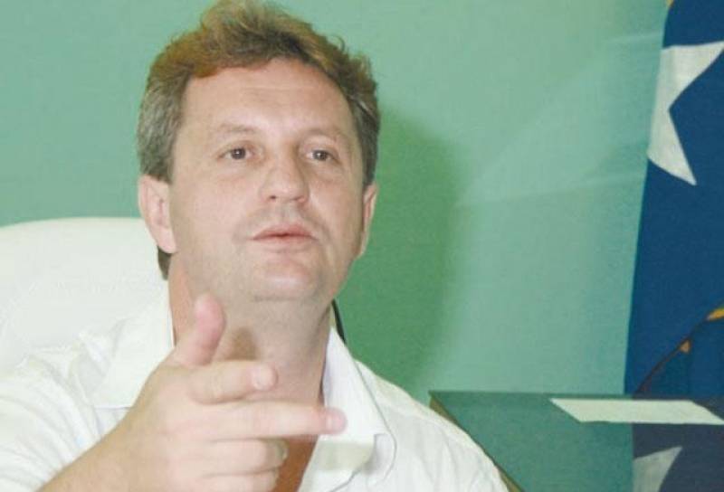 Denunciados por pagar médicos acima do teto, ex-prefeito e secretário de Saúde são absolvidos da acusação de improbidade administrativa