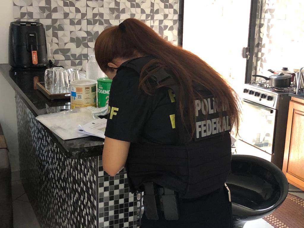 Em Cacoal, empresário é preso após Polícia Federal encontrar vídeos de abusos sexuais contra crianças em seu notebook