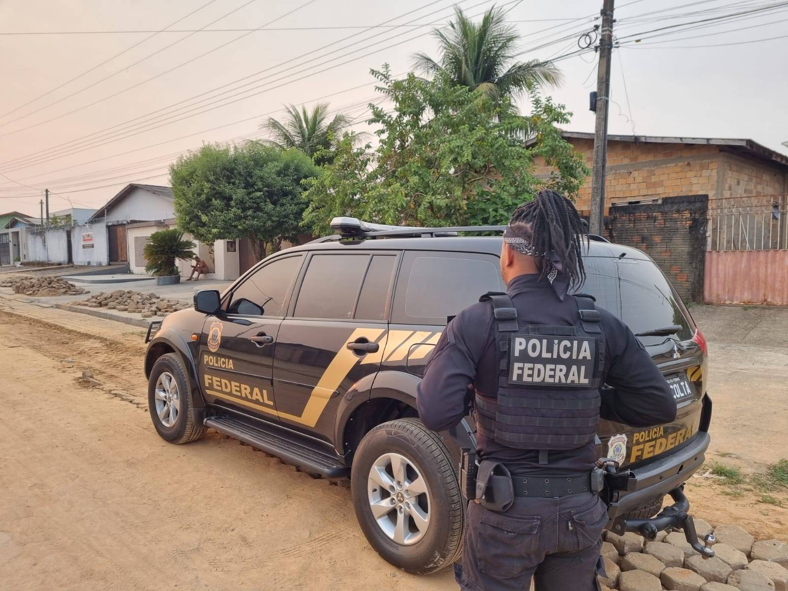 Polícia Federal deflagra mais uma operação contra pornografia infantojuvenil e prende homem com vídeos de abusos sexuais no celular, em Ji-Paraná