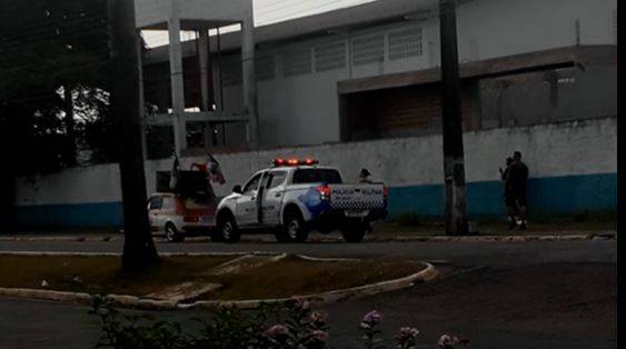 VEJA VÍDEO: em Vilhena, Polícia Militar aborda vereador candidato a deputado estadual e ordena que ele desça do carro de som