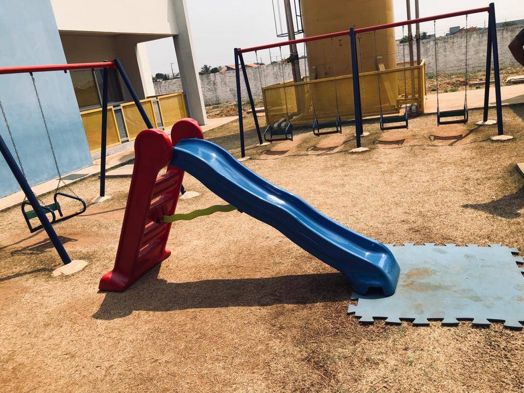 “Aqui não tem brinquedo assassino”, assegura diretora de escola denunciada por um pai por descarga elétrica em escorregador