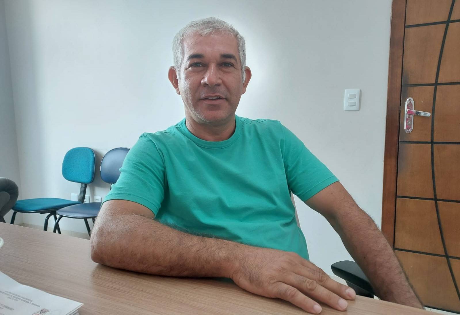 Ex-assessor da Câmara denuncia que político preso por corrupção está manipulando vereadores para afastar prefeito, em Vilhena