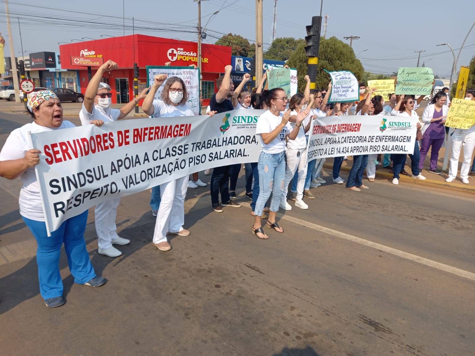 “Barroso, a culpa é sua”: em Vilhena, profissionais de saúde protestam contra ministro do STF que barrou piso salarial da categoria