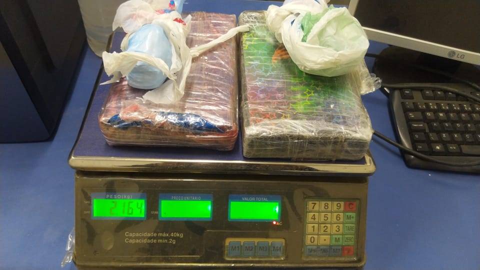 Após receber informação anônima, Guarnição Reforço prende traficante que estava com 02 kg de cocaína para distribuir em Vilhena