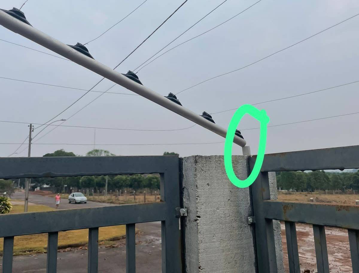 Ignorando cerca elétrica, ladrão arromba casa de servidora pública em Cerejeiras e deixa prejuízo de R$ 6 mil