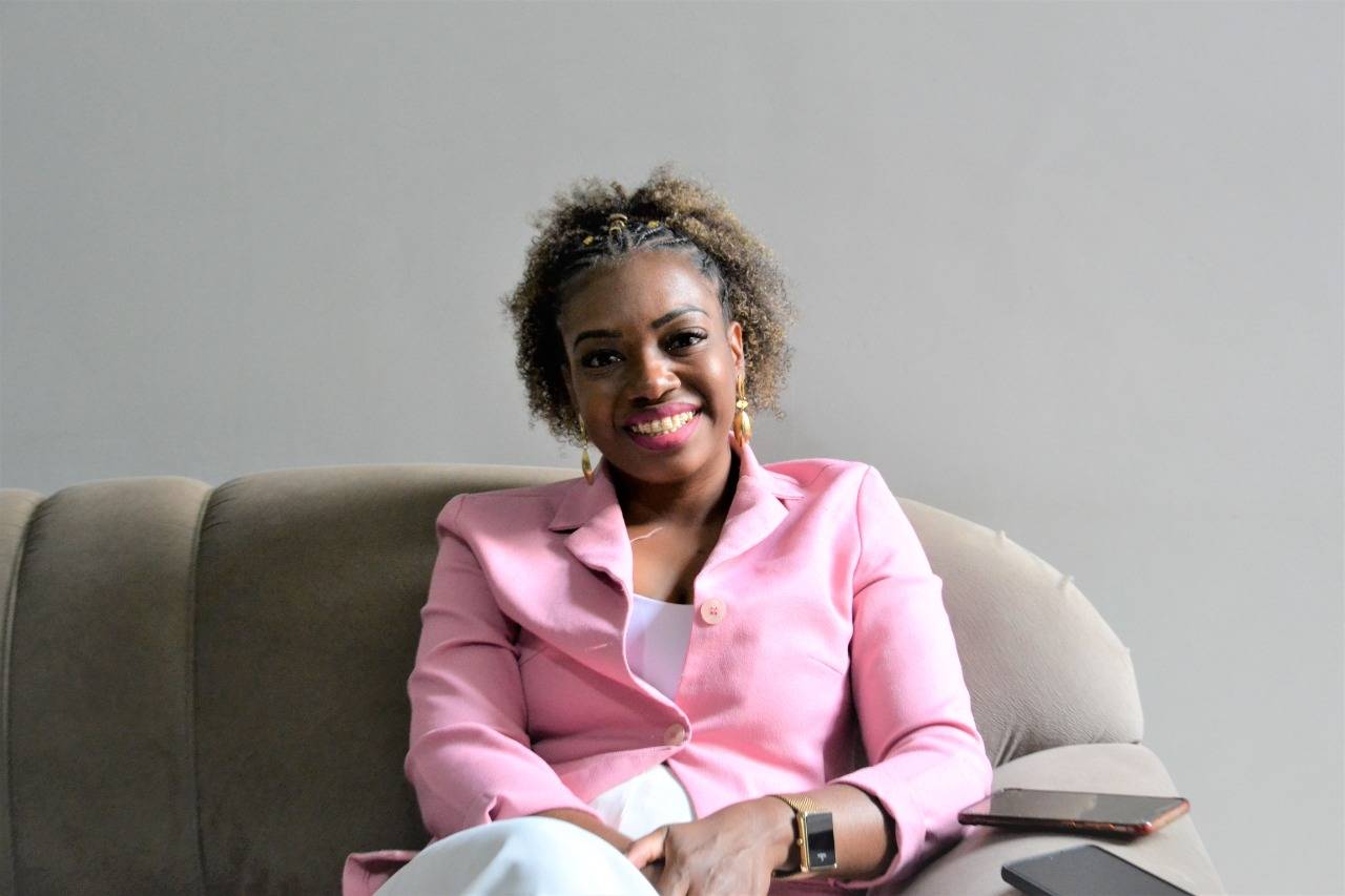Nascida em Pimenta Bueno e morando em Vilhena há 12 anos, Jaqueline Fernandes concorre pela primeira vez a deputada federal