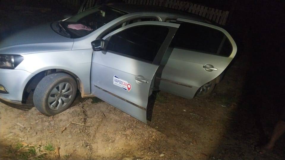 Após colocar faca no pescoço de motorista de aplicativo, ladrão foge com carro dela, mas veículo é encontrado na área rural de Vilhena