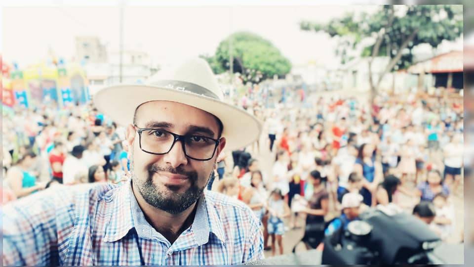Cinco crianças, entre elas um bebê com apenas 20 dias de vida estavam na casa onde vereador foi baleado, em Colorado do Oeste