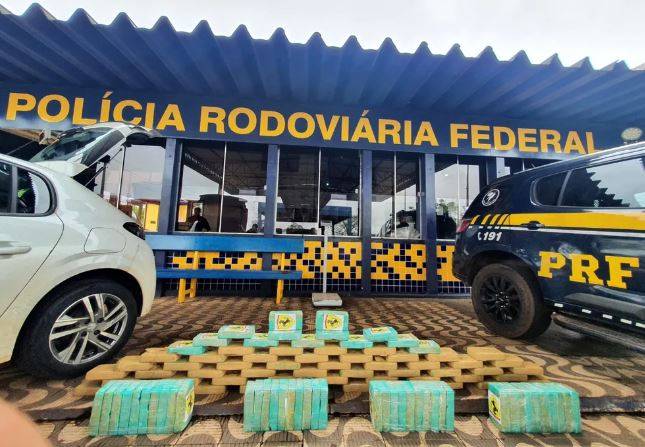 Homem que pegou carro “recheado” em Vilhena é preso com mais de 100 kg de pasta base de cocaína em rodovia de MT