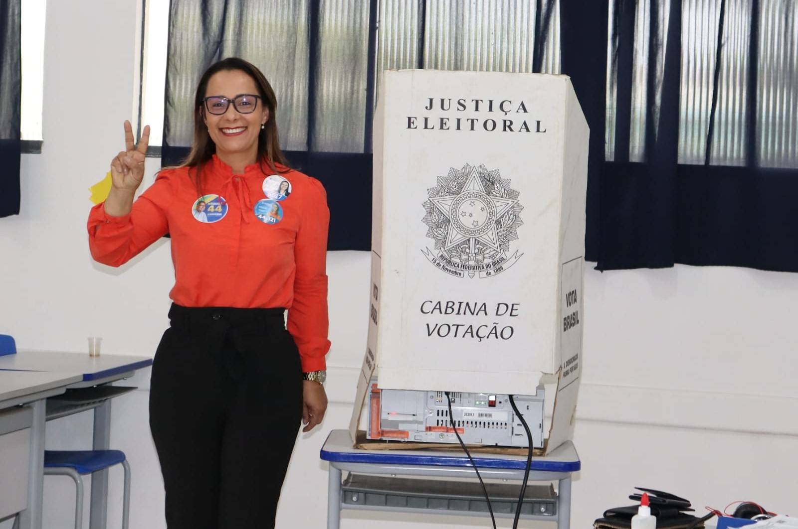 Desafiando pessimismo, deputada se reelege e garante prestígio político da família Donadon, que está há 30 anos no poder