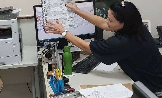 Dona de casa denuncia que sua foto estava trocada seção eleitoral e FOLHA DO SUL acompanha desfecho do caso, em Vilhena