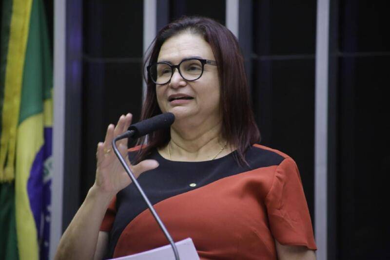 Deputada do PT foi a mais votada em MT, mas não se reelegeu; ex-senadora passou por situação parecida em Rondônia