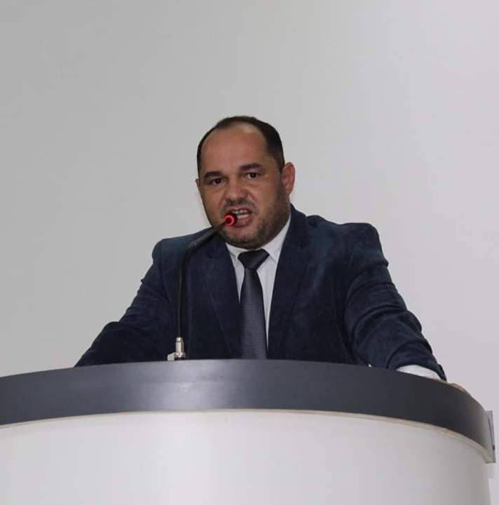 LEIA DOCUMENTO: prefeito interino renuncia a candidatura e delegado da PF irá enfrentar a família Donadon, em Vilhena