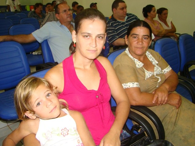 Prefeitura nega apoio a mãe que perdeu dois filhos em tragédia