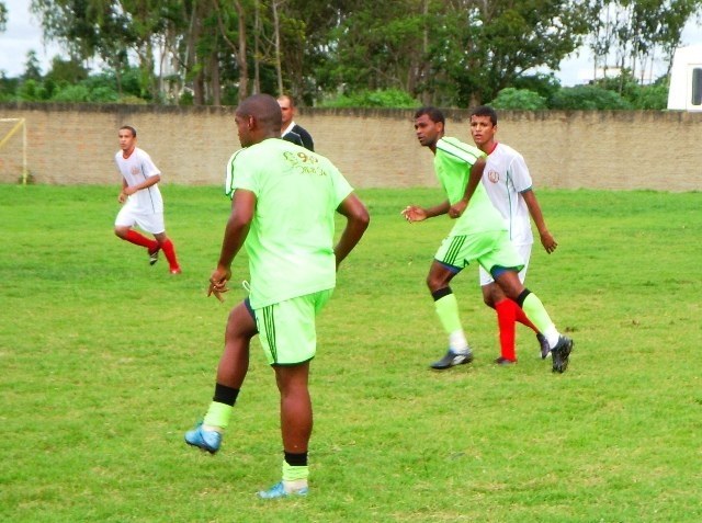 VEC apresenta reforços, mas tem problemas para segunda partida