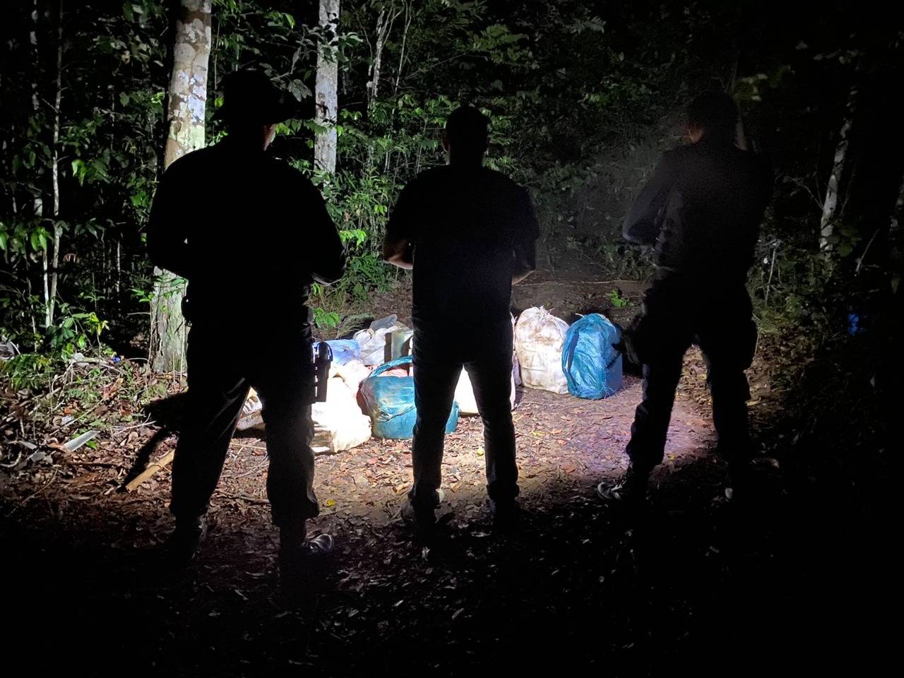 Polícia Militar divulga fotos e informações oficiais e dá detalhes da “superapreensão” de drogas em Vilhena