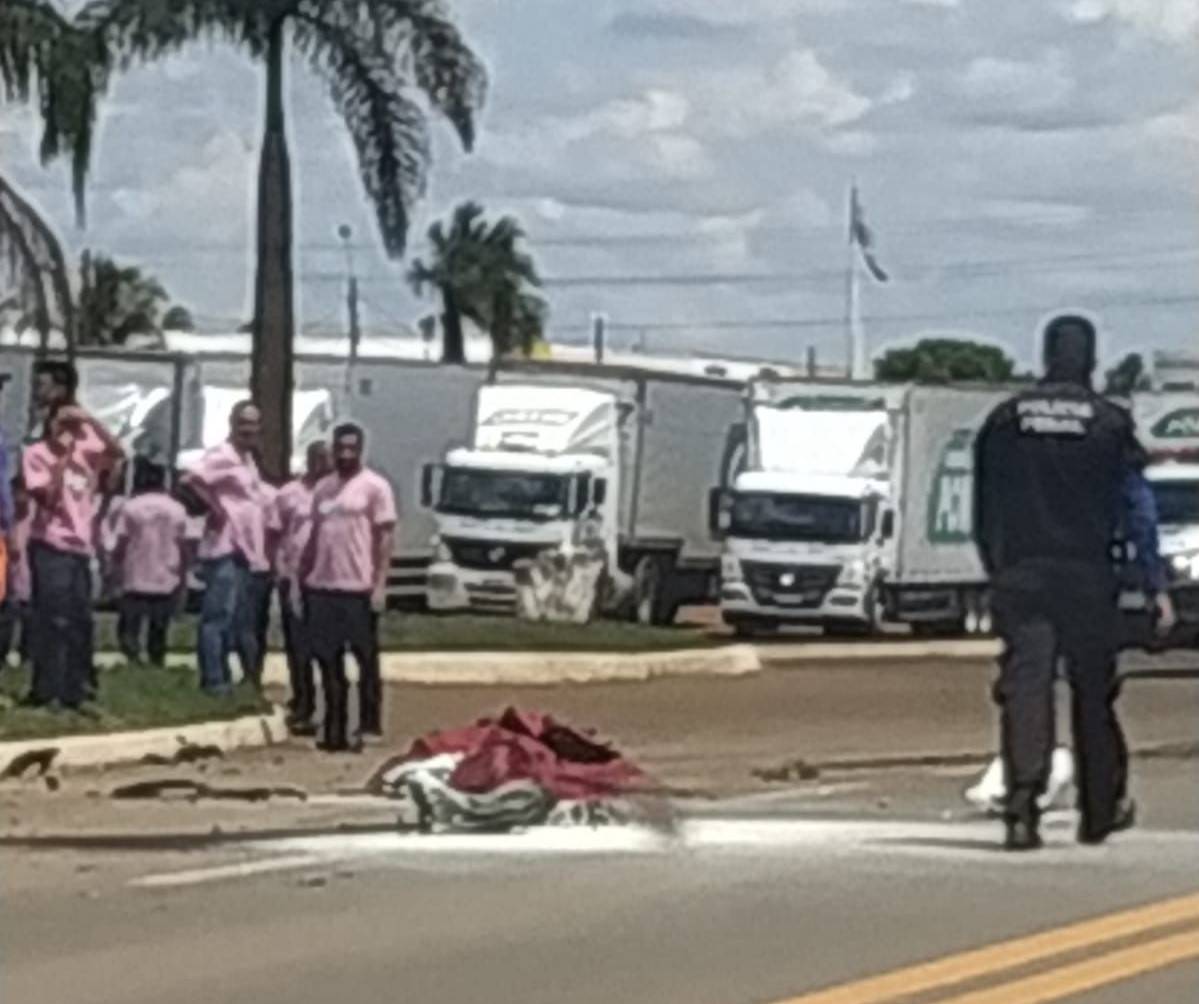 Identificados marido e mulher que morreram após acidente envolvendo moto e picape em rodovia federal, em Vilhena