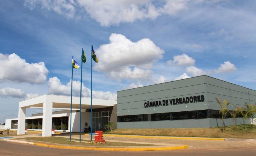 Com um voto contrário e ressalvas, Câmara aprova projeto do Executivo destinando mais de R$ 600 mil para decoração natalina