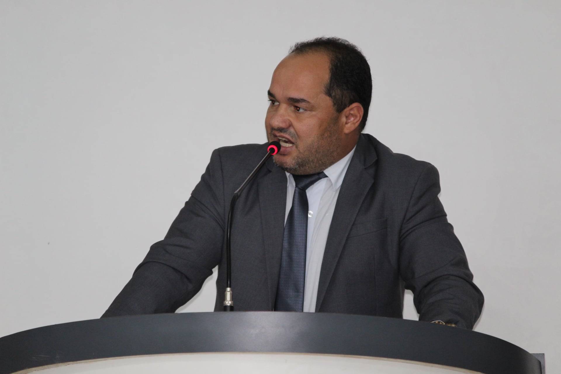 Com “hérnia umbilical encarcerada”, prefeito interino de Vilhena é submetido a cirurgia de emergência no Hospital Regional
