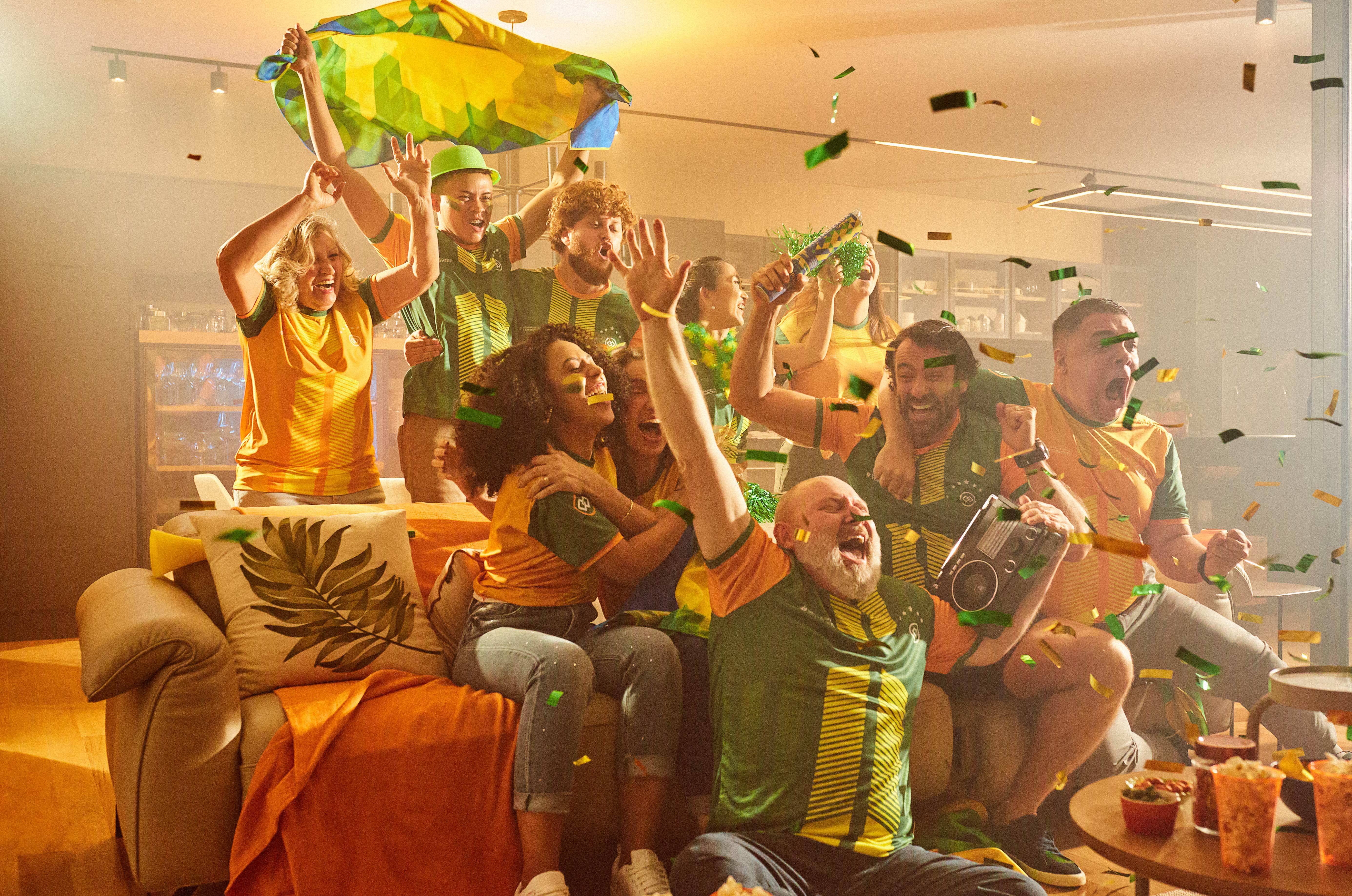 Cresol convoca torcida de cooperados com sua nova campanha baseada na Copa do Mundo