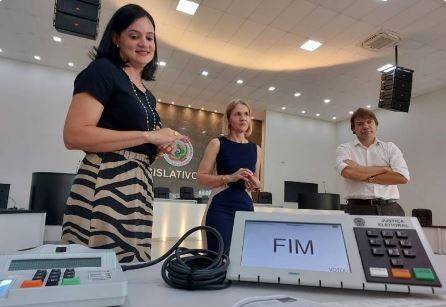 Vilhenenses que ainda têm dúvidas sobre urnas eletrônicas poderão expô-las em evento da Justiça Eleitoral este mês
